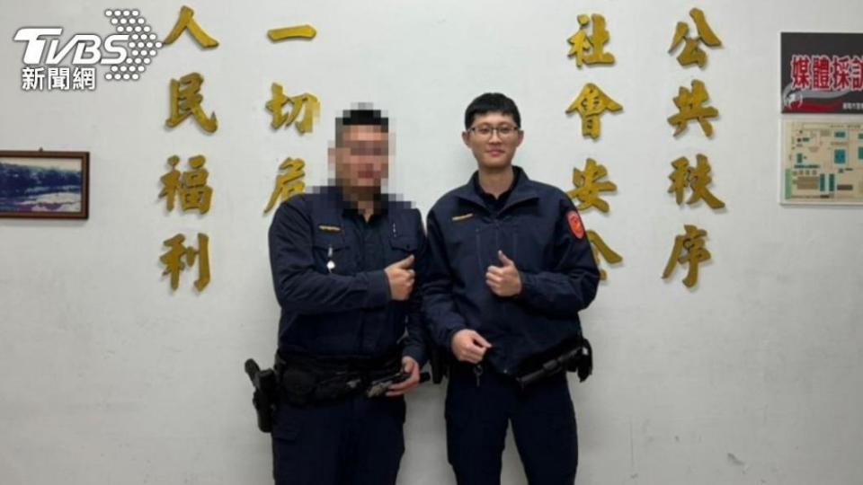 勇警蘇昱鴻（右）在執勤中殉職。（圖／TVBS）