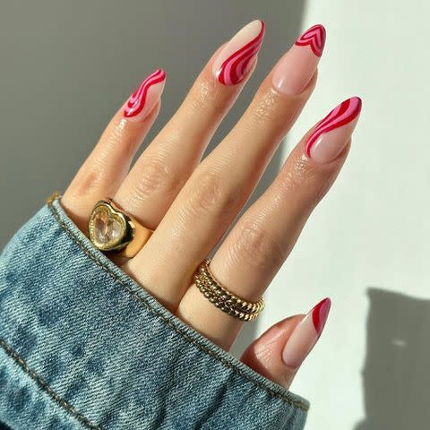 <p><a href="https://www.instagram.com/p/CoVxpzXvVBt/?img_index=1" data-component="link" data-source="inlineLink" data-type="externalLink" data-ordinal="1">@disseynails</a> / Instagram</p>