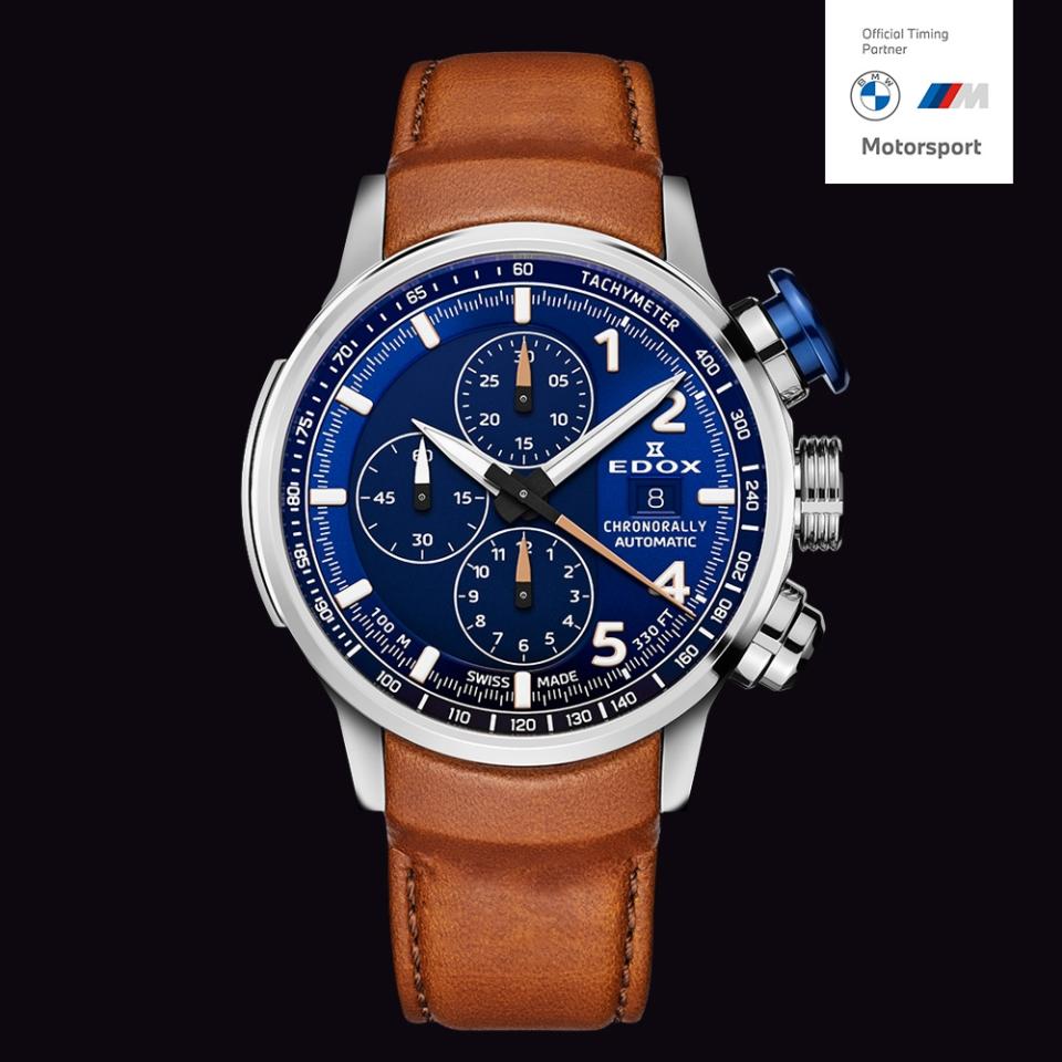 ▲EDOX 全球限量 BMW M MOTORSPORT 官方計時賽車腕錶 E01129.TBUCBR.BUBR，皮革錶帶將賽車錶領進正式場合。（圖片來源：Yahoo購物中心）