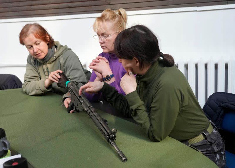 Estonian women's voluntary defence organization members attend training camp in Padise