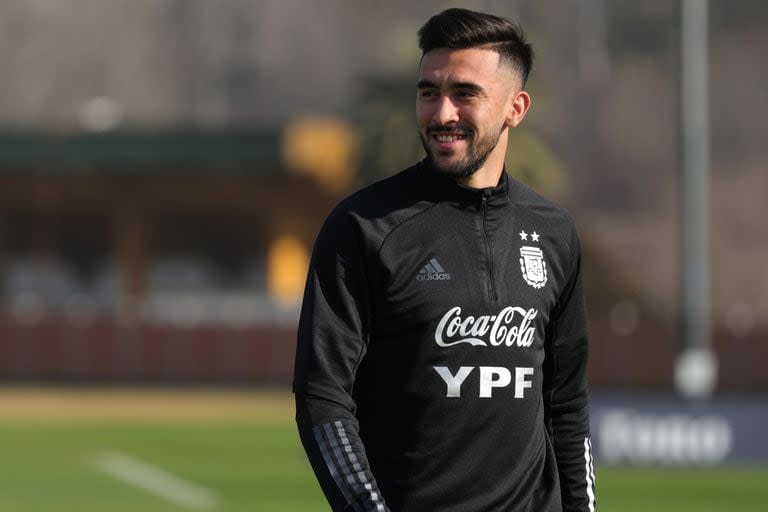 La versatilidad de Nicolás González y sus buenos rendimientos en los últimos partidos con la selección hacen que el jugador de Fiorentina tenga más chances de ser titular este jueves ante Uruguay que Ángel Di María