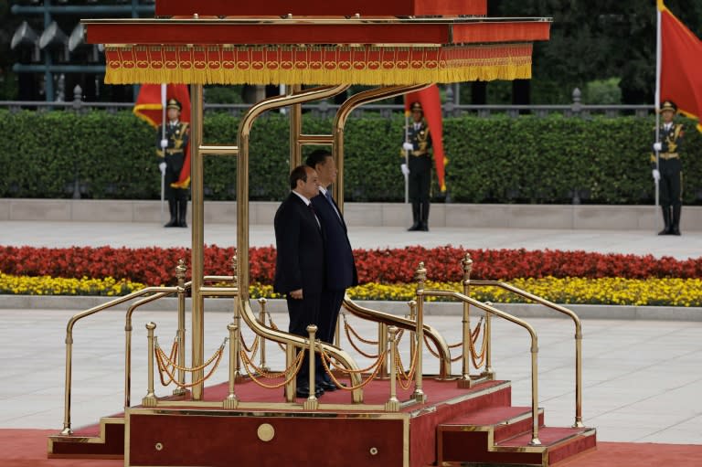 El presidente de China, Xi Jinping, recibe a su homólogo de Egipto, Abdel Fattah al Sisi (izq.), el 29 de mayo de 2024 en Pekín (Tingshu Wang)