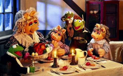 Miss Piggy, Kermit et al in A Muppet Christmas Carol (1992) - Credit: Alamy