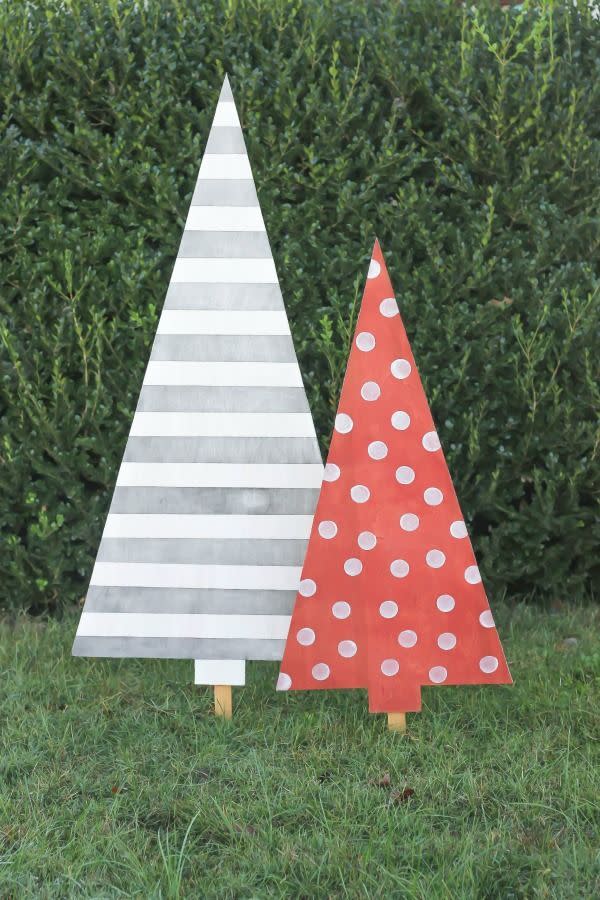 DIY Cheerful Christmas Trees