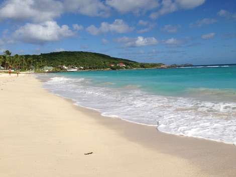 Beach Front- Tom Beach Hotel