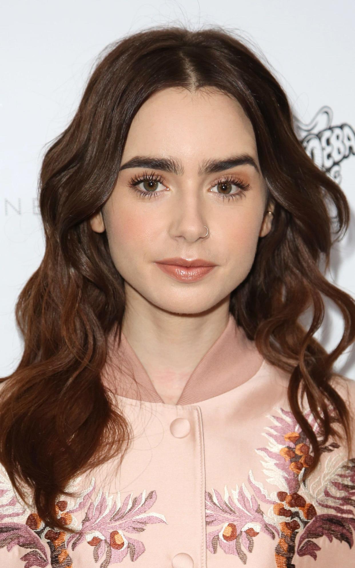 Lily Collins has mastered the perfect arch and thickness. - Copyright (c) 2016 BEimages. No use without permission.