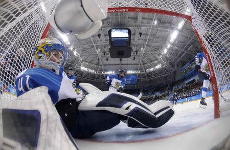 Ice Hockey - Pyeongchang 2018 Winter Olympics - Women's Semifinal Match - U.S. v Finland- Gangneung Hockey Centre, Gangneung, South Korea - February 19, 2018 - Goalkeeper Noora Raty of Finland in action. REUTERS/Matt Slocum/Pool