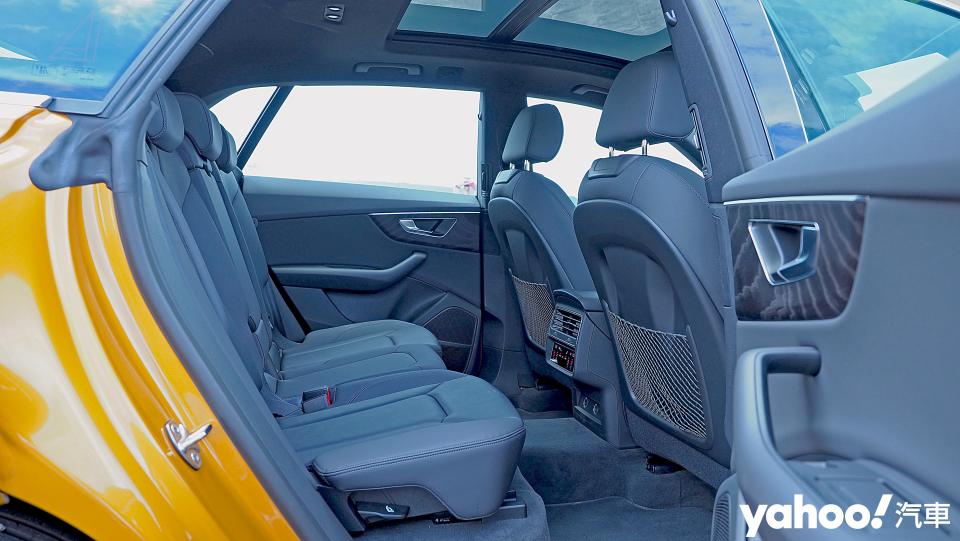 2021 Audi Q8 55 TFSI quattro S line海灣試駕！讓休旅也能擁有奔馳的儀式感