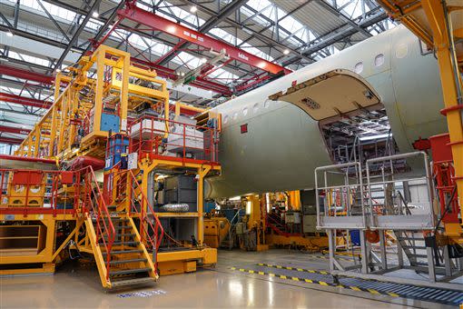 星宇二號機日前在德國漢堡Airbus 廠區組裝過程。（圖／資料畫面）