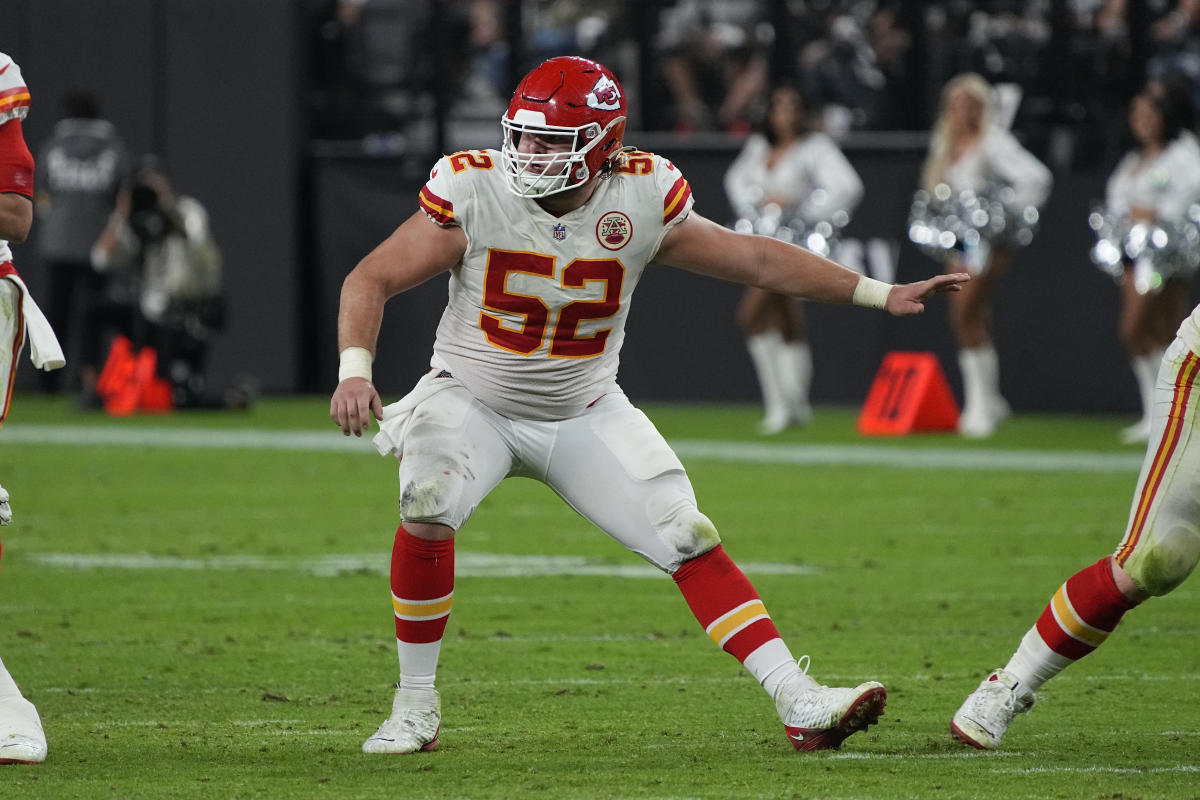 NFL draft steal: Chiefs rookie Creed Humphrey acing job of