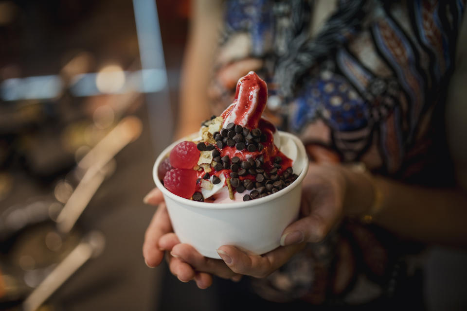 En el caso del yogur helado, los toppings son los reyes. Foto: Getty Creative