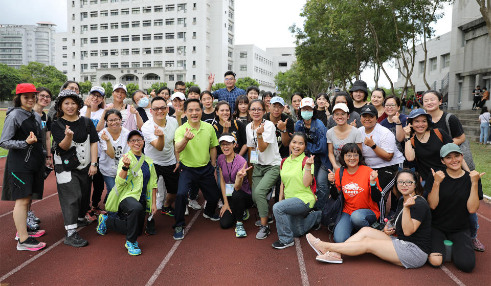 院慶運動會，同仁熱情參與，促進健康也帶動運動風氣。