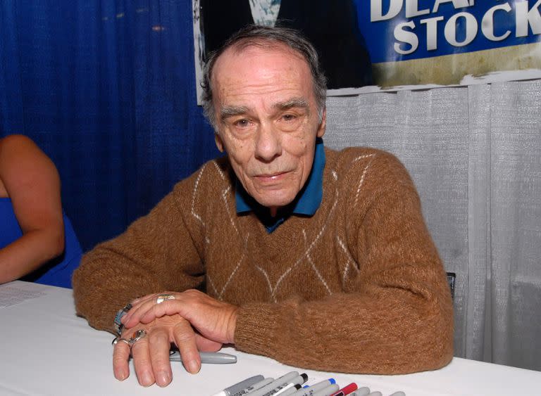 Dean Stockwell en 2012, firmando autógrafos en la Comic Con de Chicago