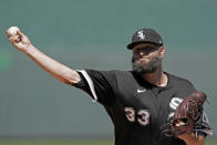 Chicago White Sox starting pitcher Lance Lynn throws during the first inning of the first game of a baseball doubleheader Tuesday, Aug. 9, 2022, in Kansas City, Mo. (AP Photo/Charlie Riedel)