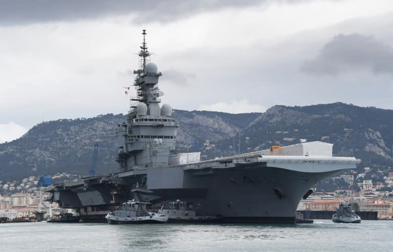 Le porte-avions Charles de Gaulle à Toulon le 8 février 2017 (ANNE-CHRISTINE POUJOULAT)