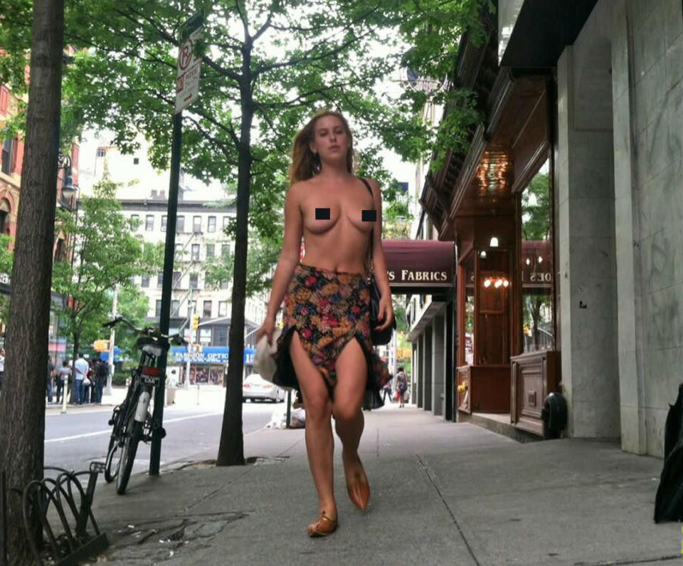 Las hijas de Bruce Willis y Demi Moore, especialmente Scout LaRue, están muy concienciadas con el movimiento @freethenipple. ¿Cómo decidió apoyarlo y protestar contra la censura en Instagram? Paseando en topless por Manhattan (algo que está permitido) y después compartiendo la foto en Twitter. (Foto: Twitter / @Scout_Willis).