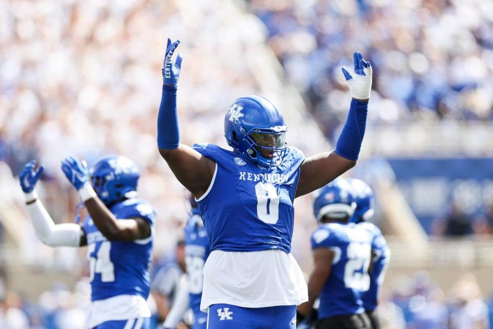 Kentucky defensive tackle Deone Walker (0) leads the Wildcats in quarterback hurries (three) and is second in sacks (2.5).