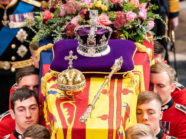 Celtic fans disrupt minute's applause for Queen Elizabeth II with