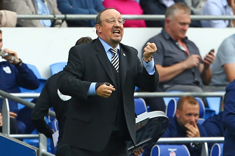 Newcastle manager Rafael Benitez wants fans to back the team rather than turn on owner Mike Ashley against Chelsea