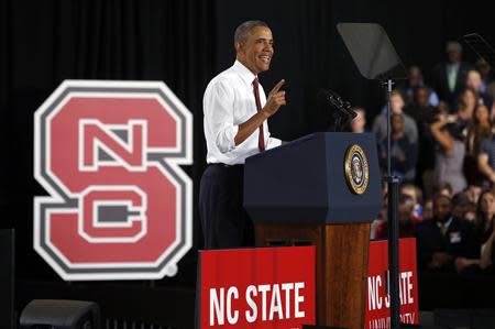 U.S. President Barack Obama speaks about jobs and the economy at North Carolina State University in Raleigh January 15, 2014. REUTERS/Kevin Lamarque