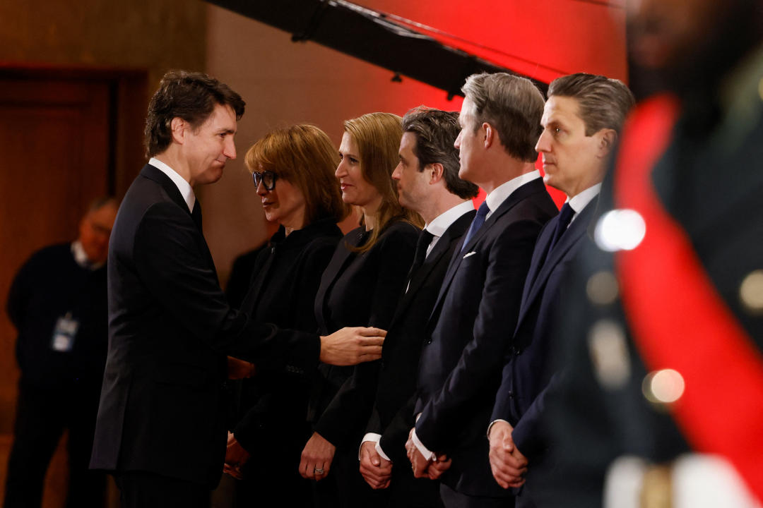 Canada's Prime Minister Justin Trudeau greets the family of late former Canadian Prime Minister Brian Mulroney, ahead of his Montreal funeral, in Ottawa, Ontario, Canada March 19, 2024.  REUTERS/Blair Gable/Pool