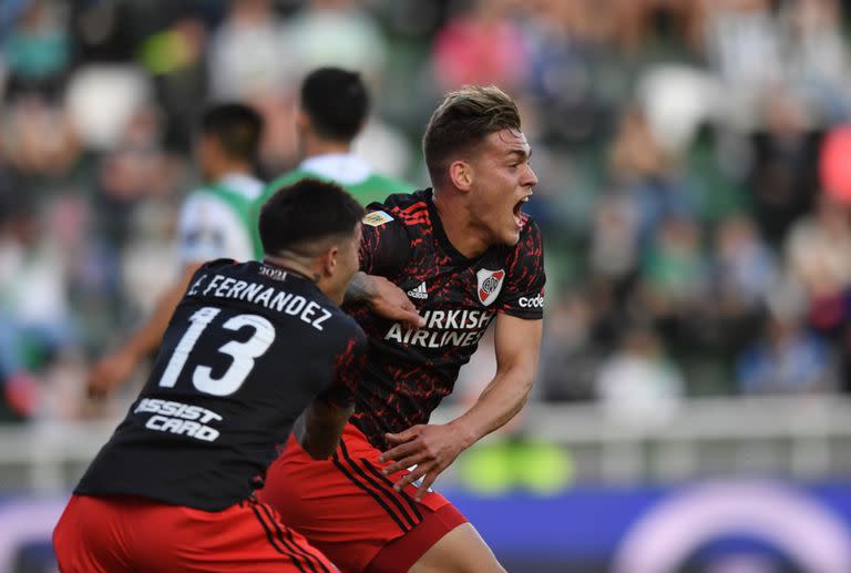 Federico Girotti provocó el gol de River a Banfield; Fernández hizo olvidar la ausencia del otro Enzo, Pérez.