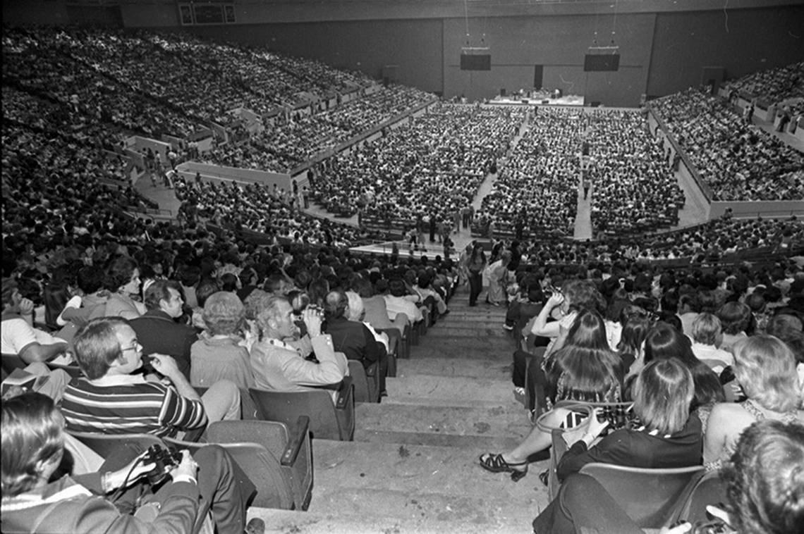 June 4, 1976: A capacity crowd at Fort Worth Convention Center waiting to see Elvis Presley perform.