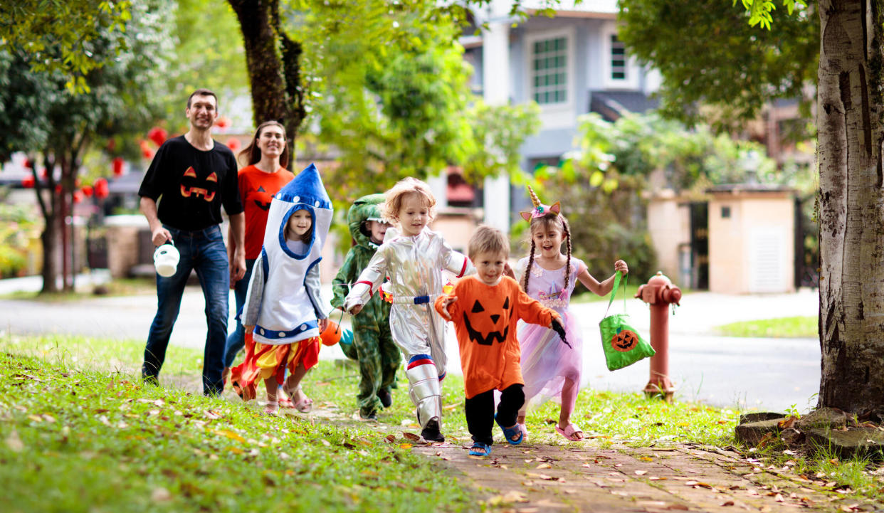 Afin de passer une soirée d’Halloween en toute sécurité, les préfectures donnent des conseils aux parents et aux enfants.