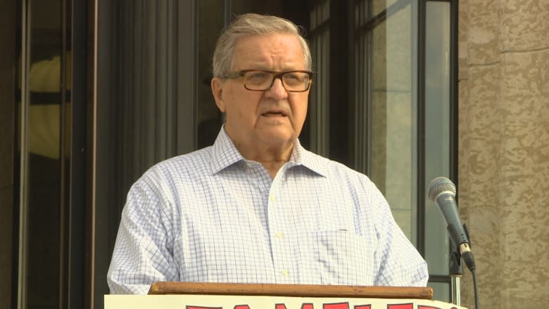 Axworthy calls on feds to suspend Safe Third Country Agreement