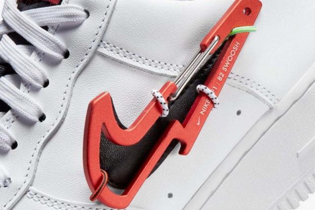Ontcijferen Thuisland wortel The Latest Nike Air Force 1 Comes With a Detachable Carabiner