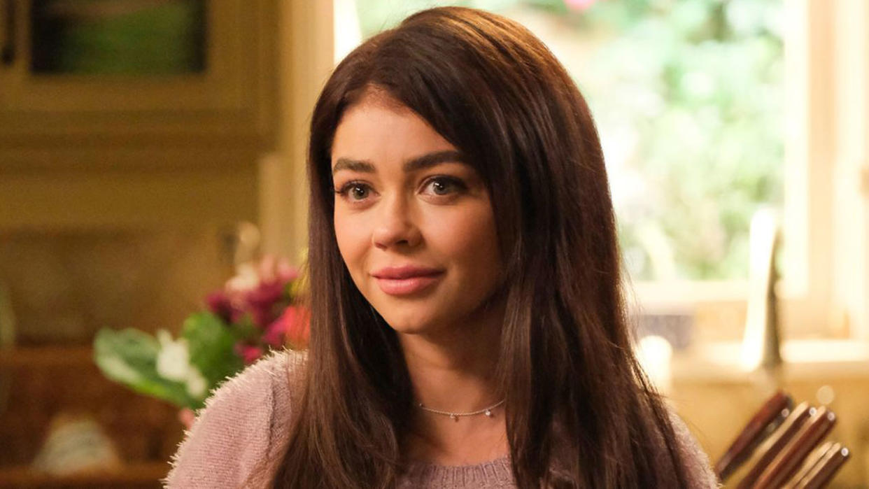  Sarah Hyland pregnant in Season 10 of Modern Family 