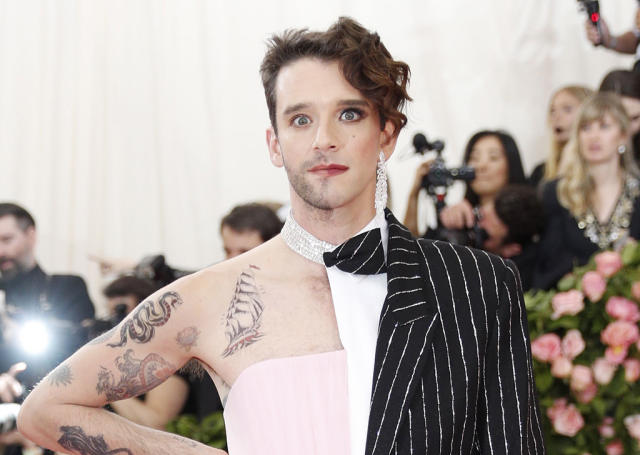 Gender-Fluid Men's Style Is Trending at Met Gala 2019: Heels, Dresses,  Lipstick & More - Yahoo Sports