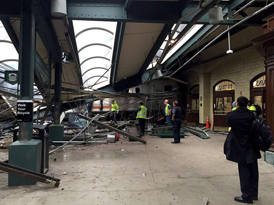 Hoboken Train Accident Witness Describes Stepping Over Dead Body When Rushing to Help Crash Victims| Personal Tragedy, Real People Stories