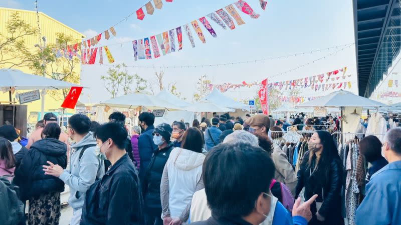 ▲最CHILL的港岸市集，結集多家質感攤商及輕食小點，好吃好逛。（圖／鼓山魚市場提供）