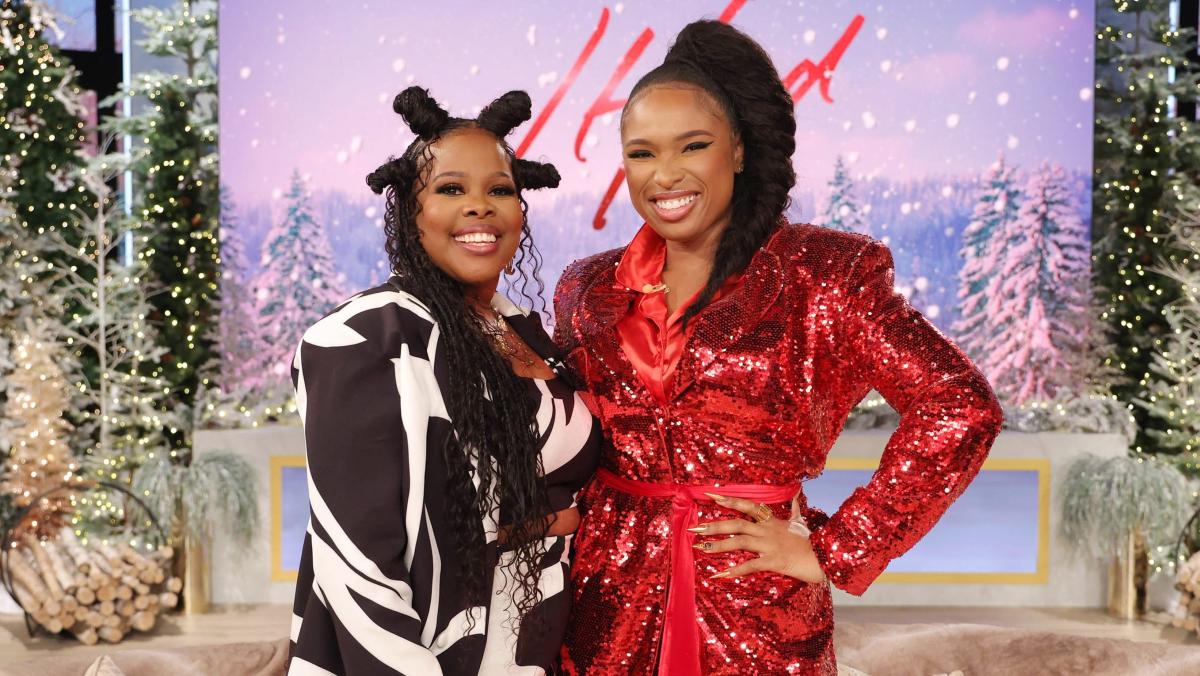 Amber Riley And Jennifer Hudson Honor ‘dreamgirls Past With Special Duet Watch 