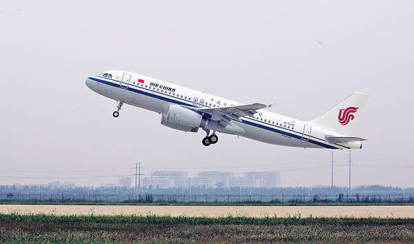 國航空姐掃貨遲到 累乘客無法登機