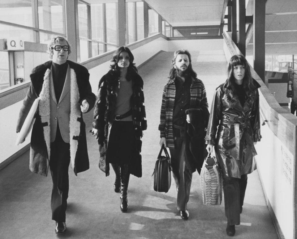 Celebrities at the Airport in the 1970s: The Photos