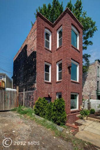 Photo tour: An ultra-narrow house in D.C. exterior side