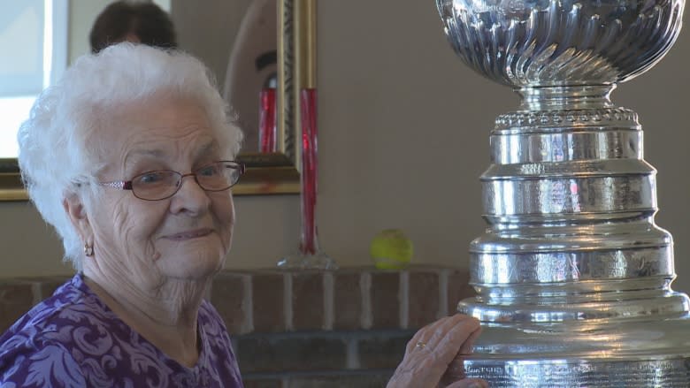 'Perfect' moment: Stanley Cup visits O'Leary seniors home