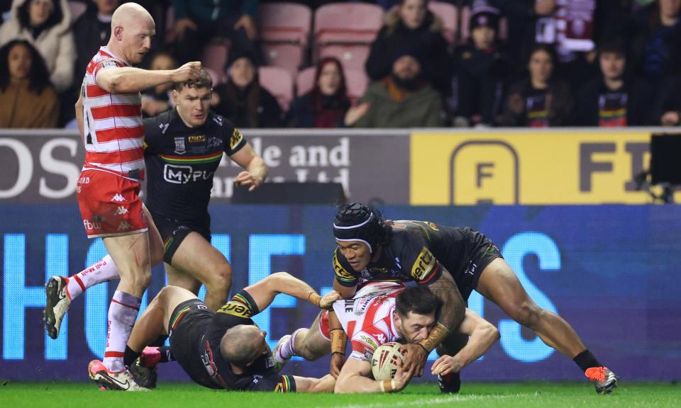 <span>Jake Wardle touches down the decisive try.</span><span>Photograph: Lewis Storey/Getty Images</span>