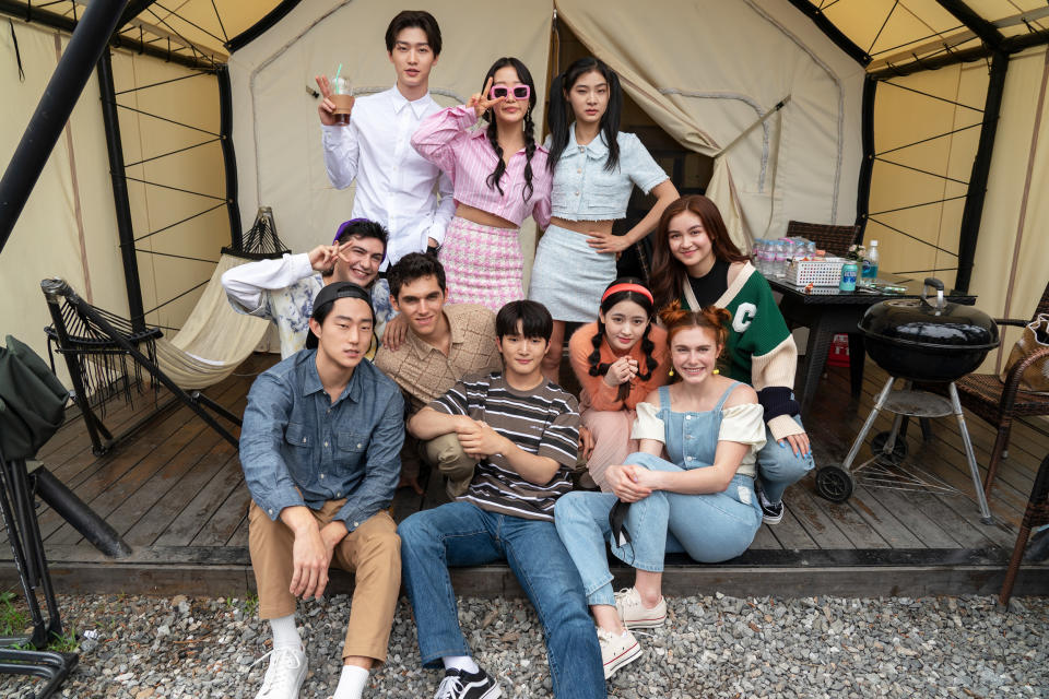 (L to R) Peter Thurnwald as Alex, Kilua as Iguana Kid, Sang Heon Lee as Min Ho, Théo Augier as Florian, Gia Kim as Yuri, Choi Min-yeong as Dae, Sunny Oh as Mihee, Han Bi Ryu as Eunice, Anna Cathcart as Kitty Song Covey, Jocelyn Shelfo as Madison in episode 108 of XO, Kitty.  (Park Young-Sol / NETFLIX)