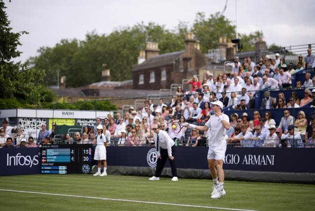 Andy Murray in action against Holger Rune 