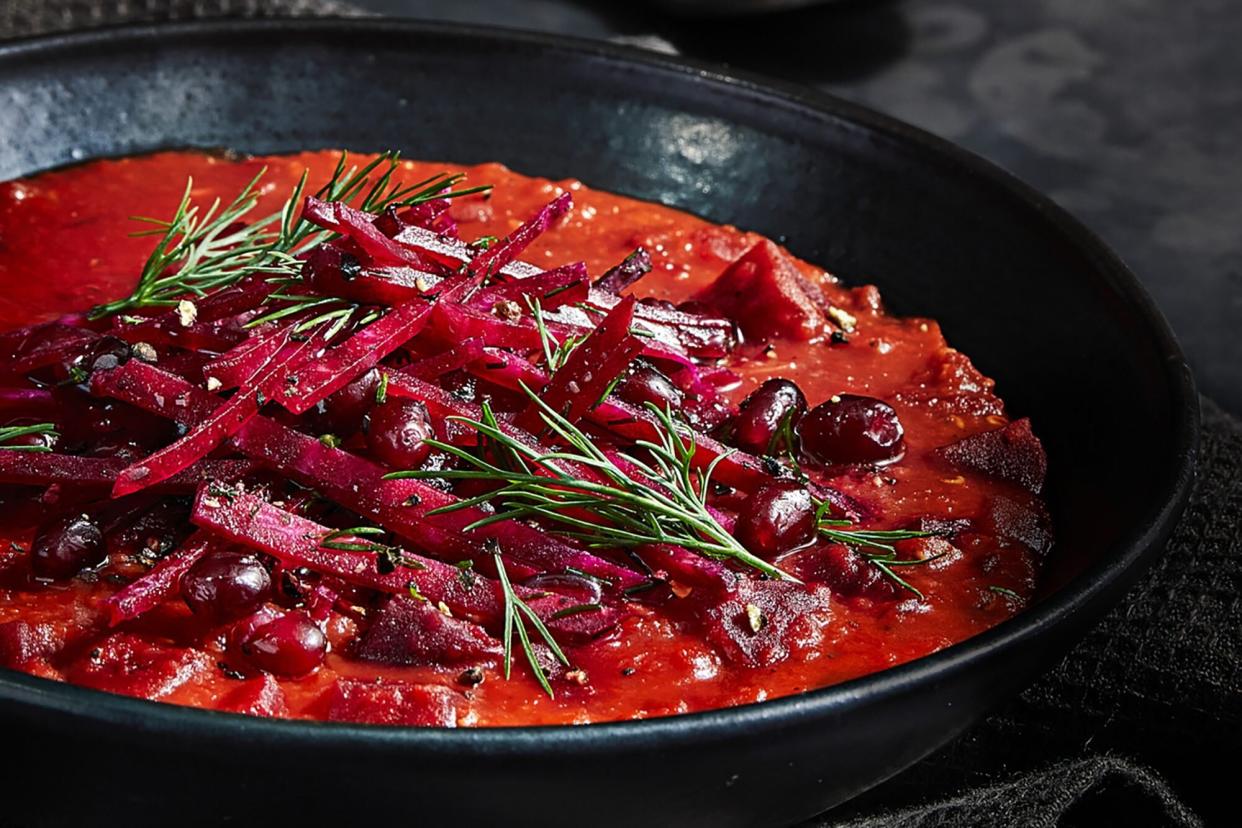 Red lentil soup with beets