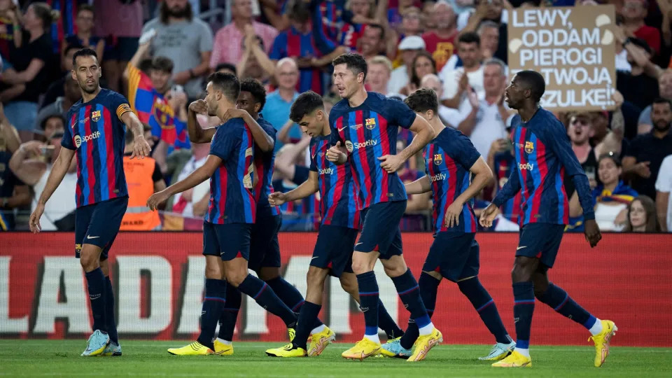 Barcelona starts its way against Rayo Vallecano