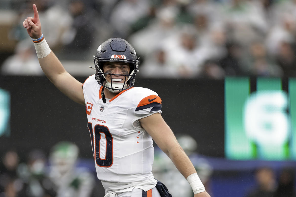 Nix throws his first NFL touchdown pass to help Broncos slip past Rodgers and the Jets 10-9