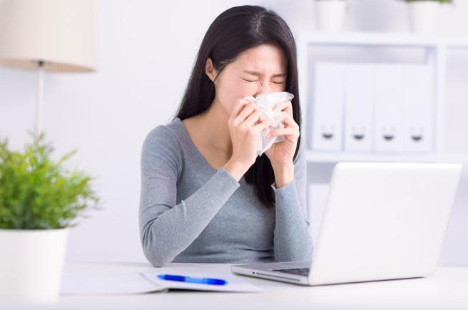 <strong>慢性鼻竇炎發生的原因與感染、發炎、過敏、職業性暴露等都可能有關連。（圖／photoac）</strong>