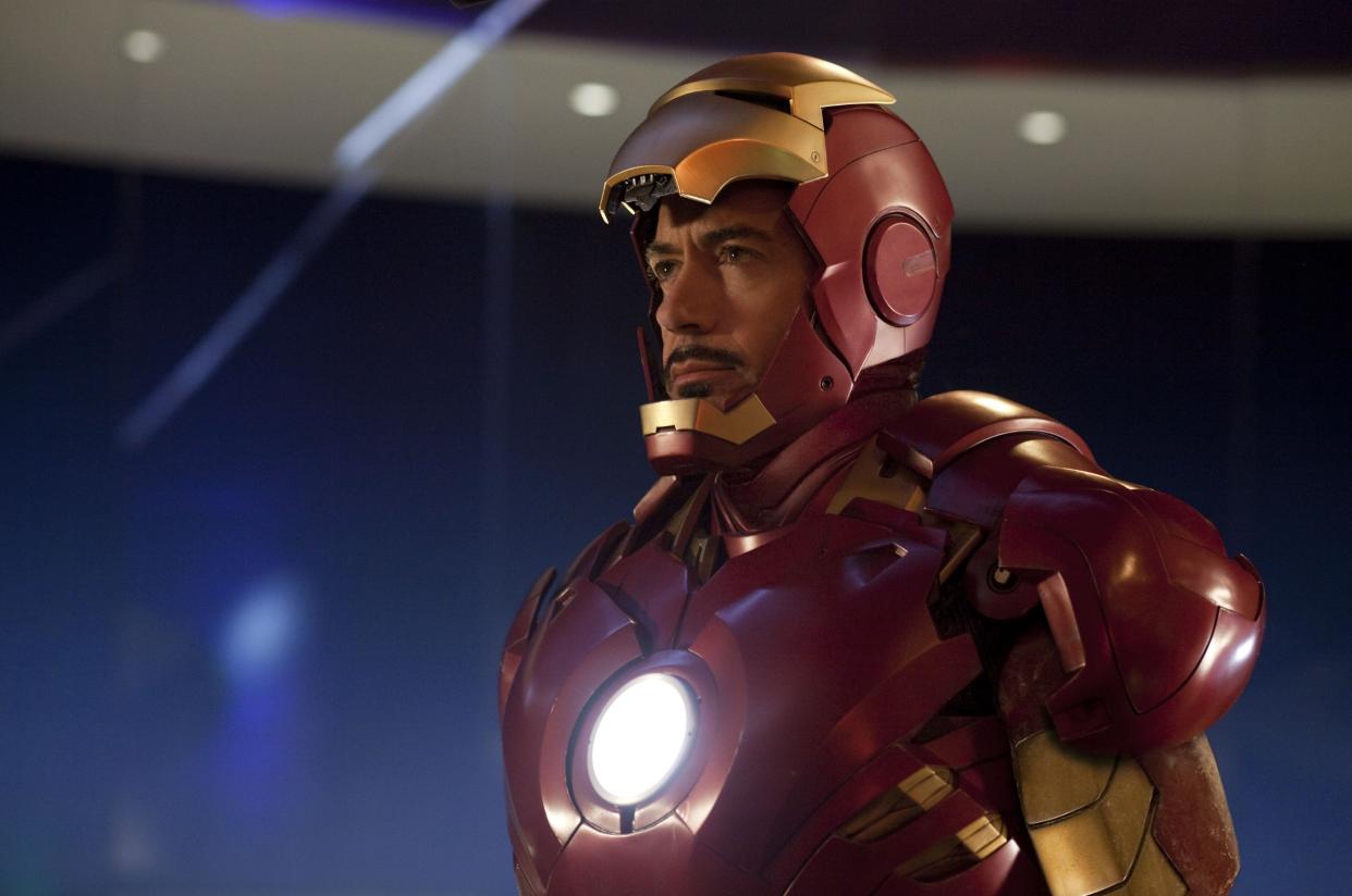 Robert Downey Jr. in seinem High-Tech-Anzug in Iron Man 2. (Bild: ddp Images)