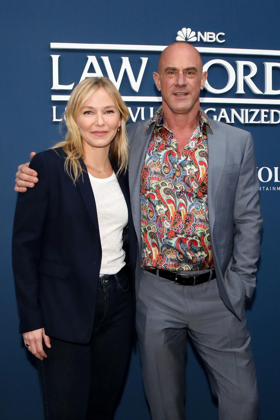 Mit seiner Kollegin Kelli Giddish machte Christopher Meloni zuletzt bei einer Presseveranstaltung in New York City eine gute Figur.  (Bild: 2022 WireImage/Hippolyte Petit)