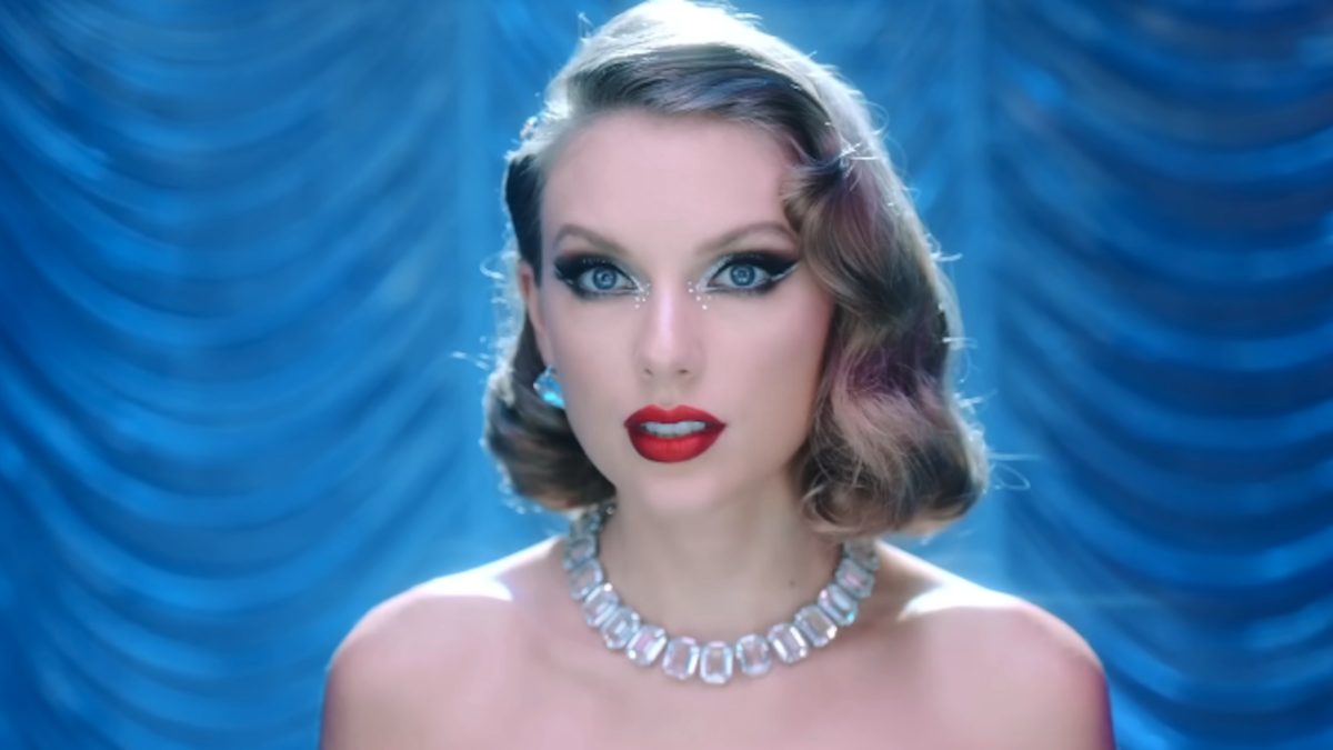 Taylor Swift is Bejeweled on her “Eras Tour” – The Cat's Eye View