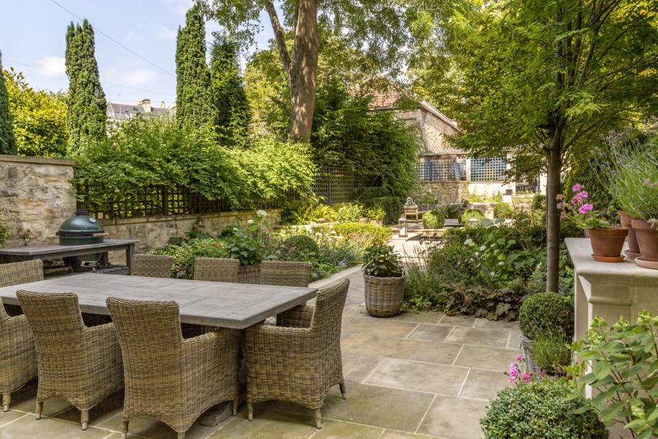 Great Pulteney Street bath townhouse